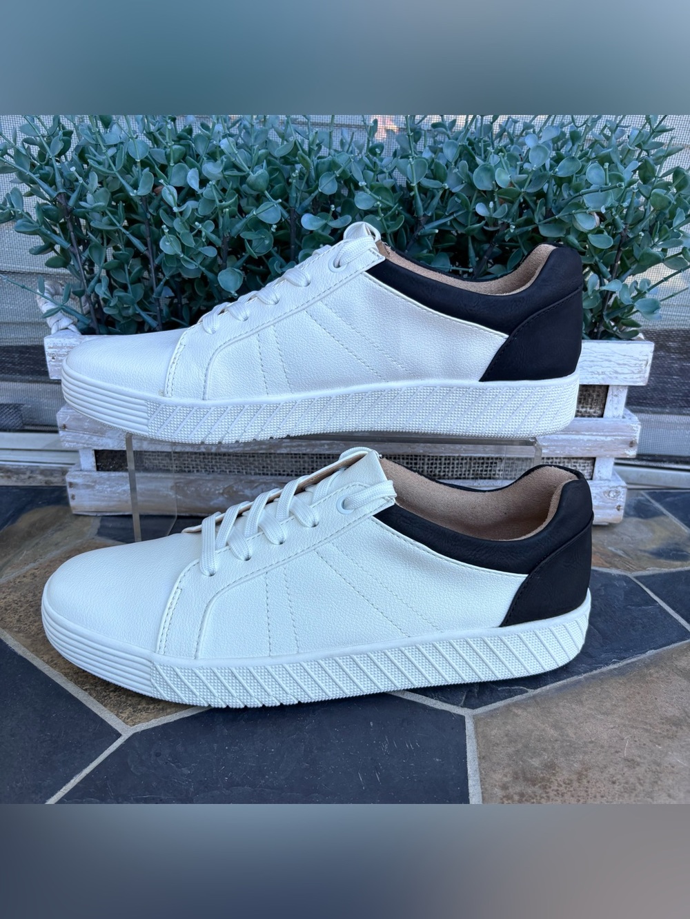 SOUL Naturalizer Neela Sneakers